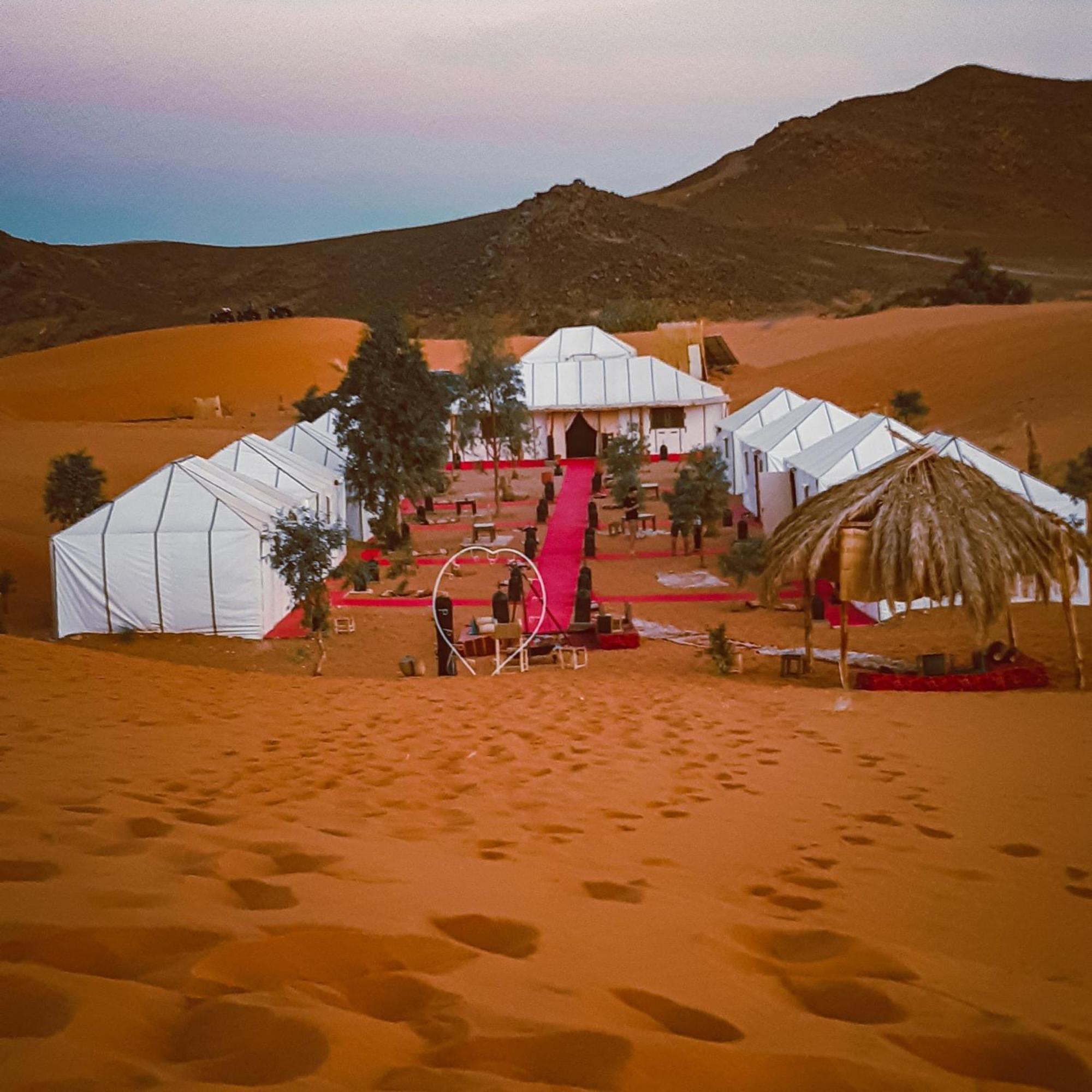 فندق Erg Chebbi Dunes Desert Camp مرزوكة المظهر الخارجي الصورة